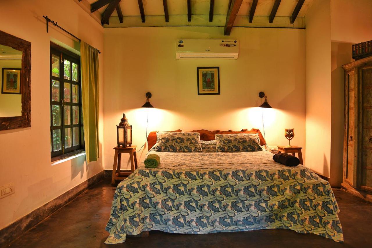 Jardin D'Ulysse & Hard Rock Bed & Breakfast Morjim Exterior photo